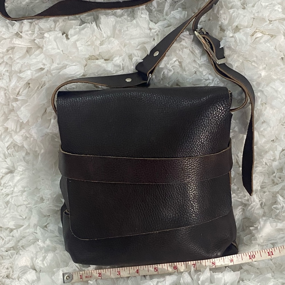 LEATHER (COW)Bag Excellent Conditions.  Smoke free home - Picture 6 of 10